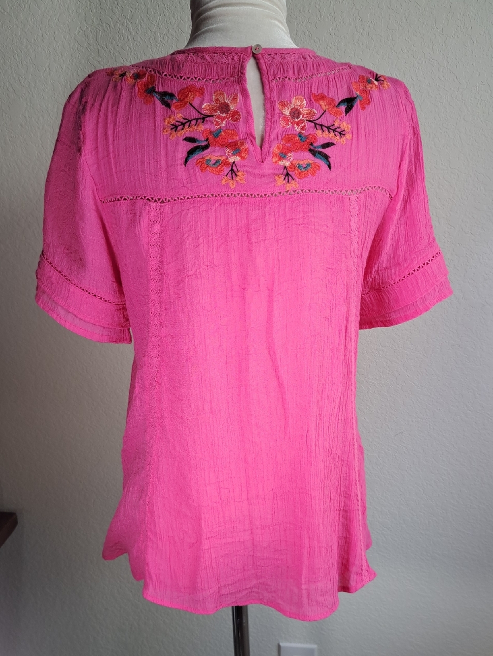 Umgee Women’s Top Hot Pink Floral Embroidery Eyelet Lace Short Sleeve Size Large - Picture 8 of 15